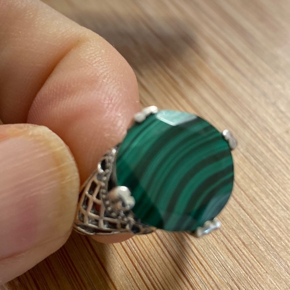 Jewelry - Malachite Round Sterling Silver Ring size 9